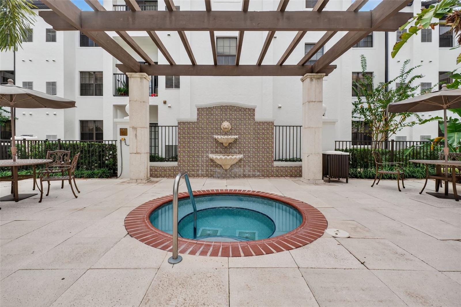 REGISTRY AT MICHIGAN PARK CONDOMINIUM - Residential Lease