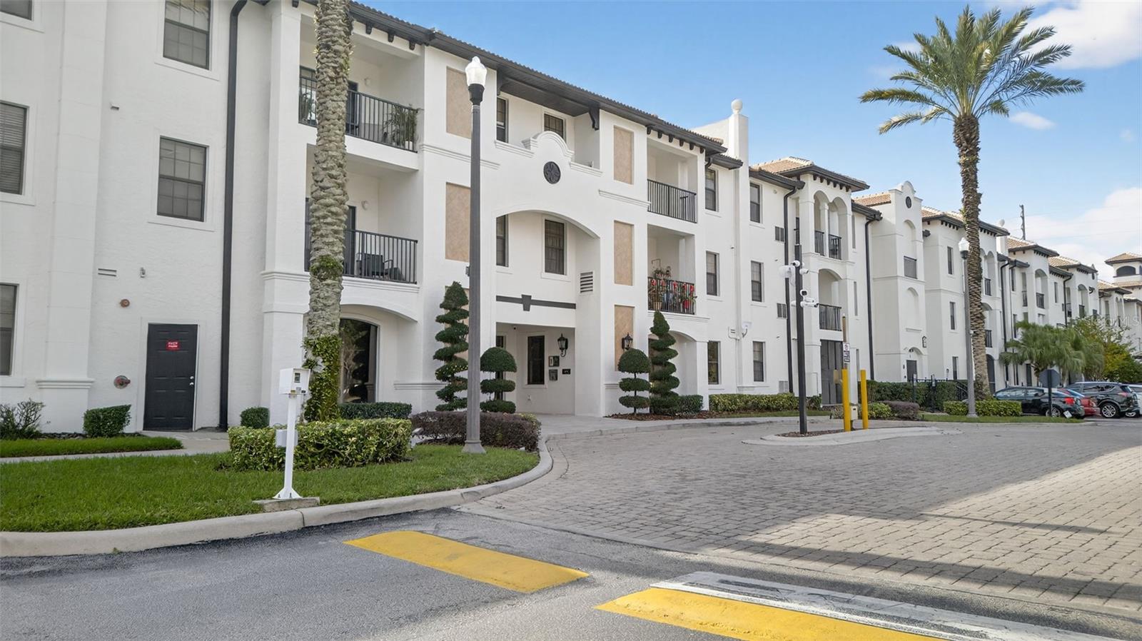 REGISTRY AT MICHIGAN PARK CONDOMINIUM - Residential Lease