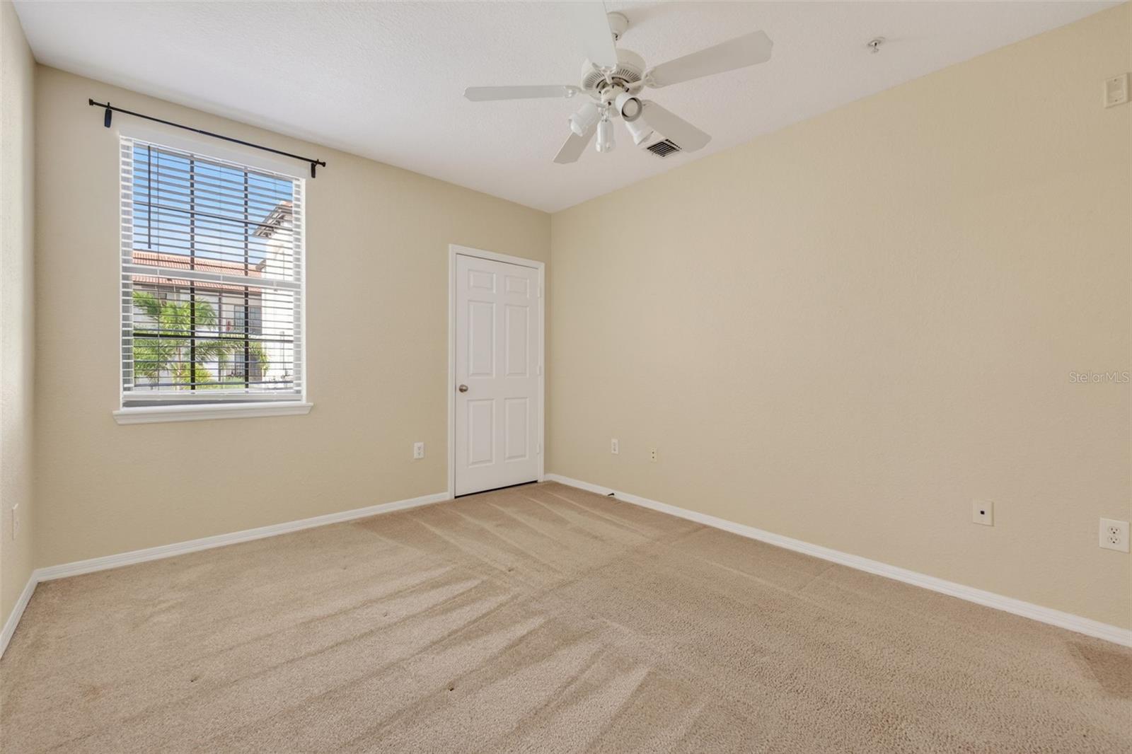 REGISTRY AT MICHIGAN PARK CONDOMINIUM - Residential Lease