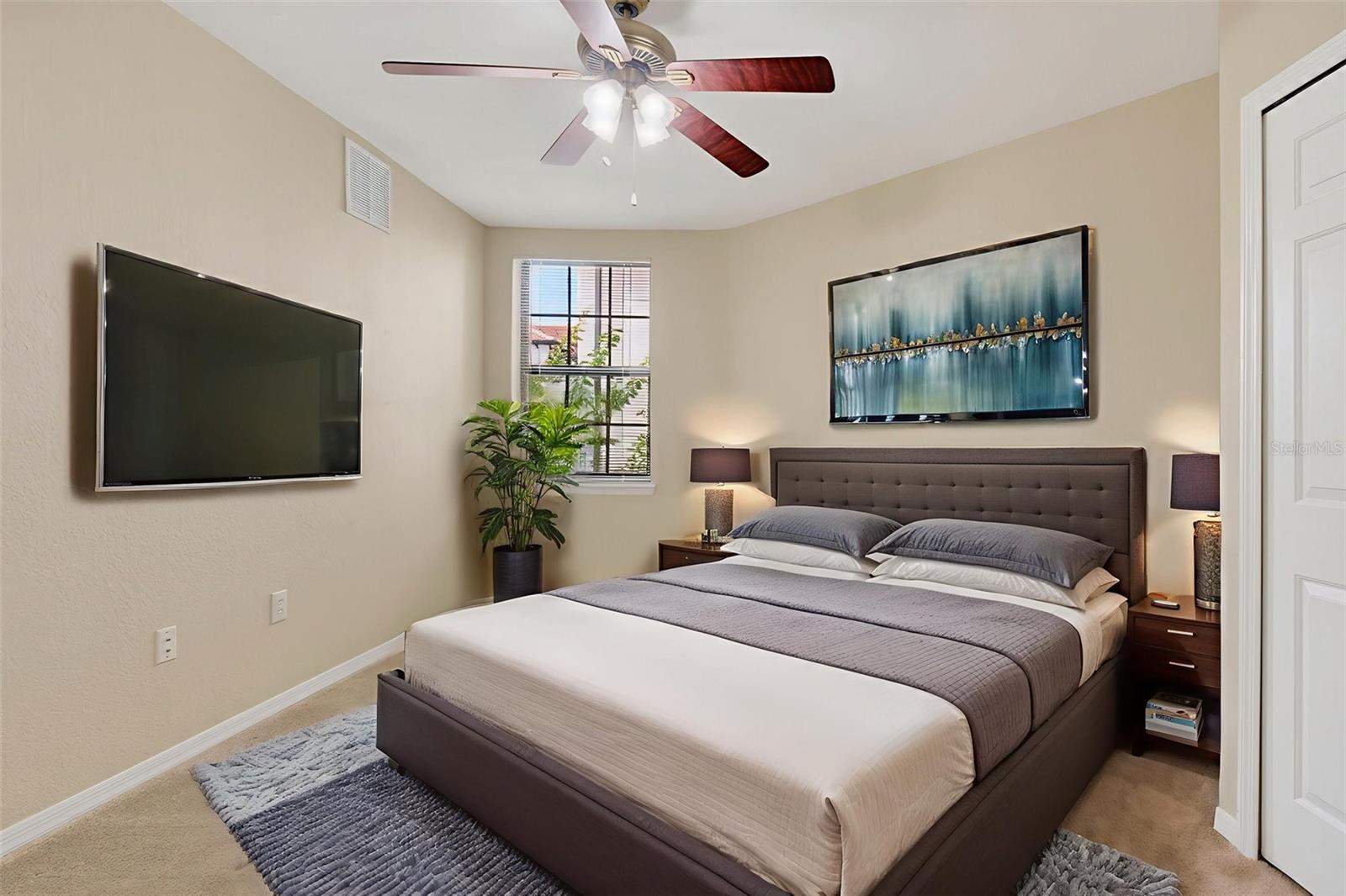 REGISTRY AT MICHIGAN PARK CONDOMINIUM - Residential Lease