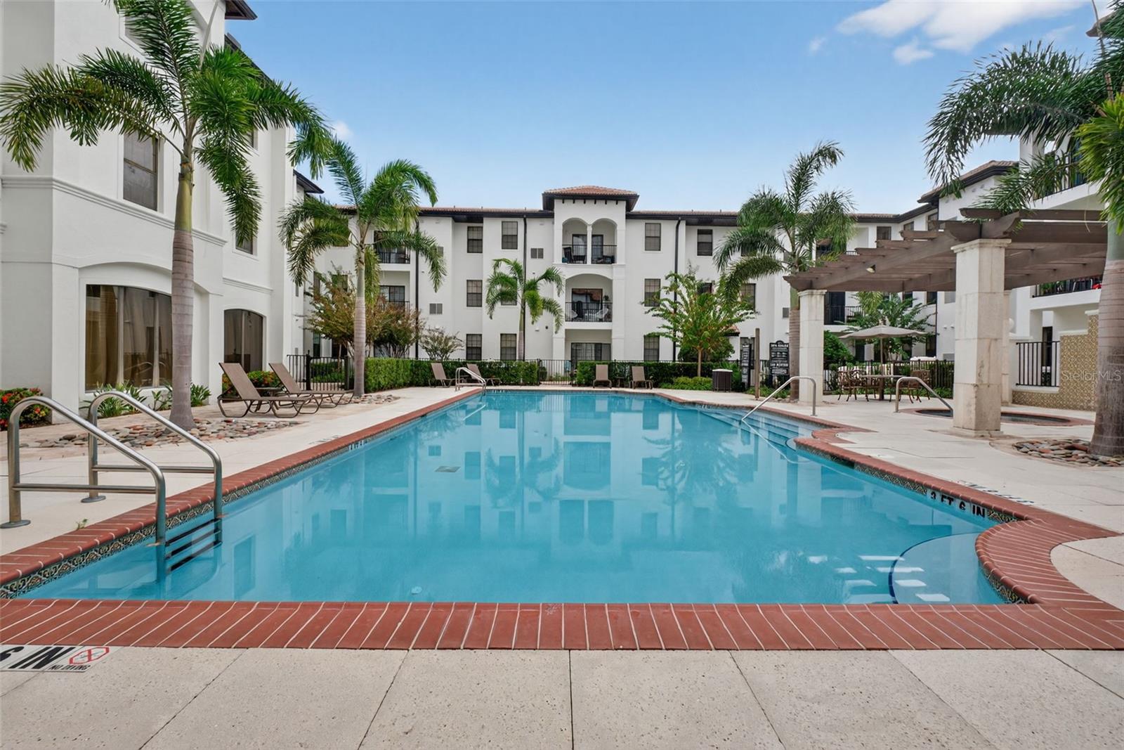 REGISTRY AT MICHIGAN PARK CONDOMINIUM - Residential Lease