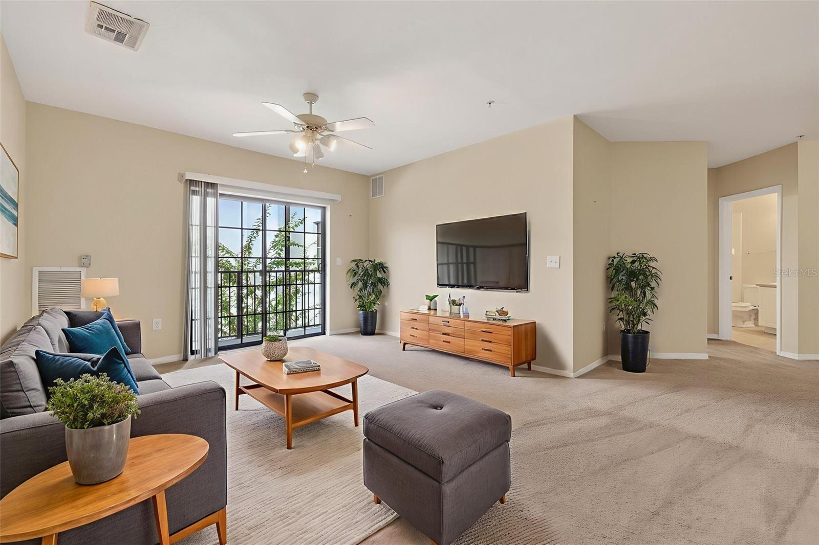 REGISTRY AT MICHIGAN PARK CONDOMINIUM - Residential Lease