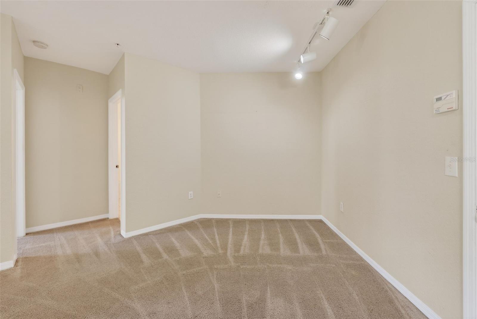 REGISTRY AT MICHIGAN PARK CONDOMINIUM - Residential Lease