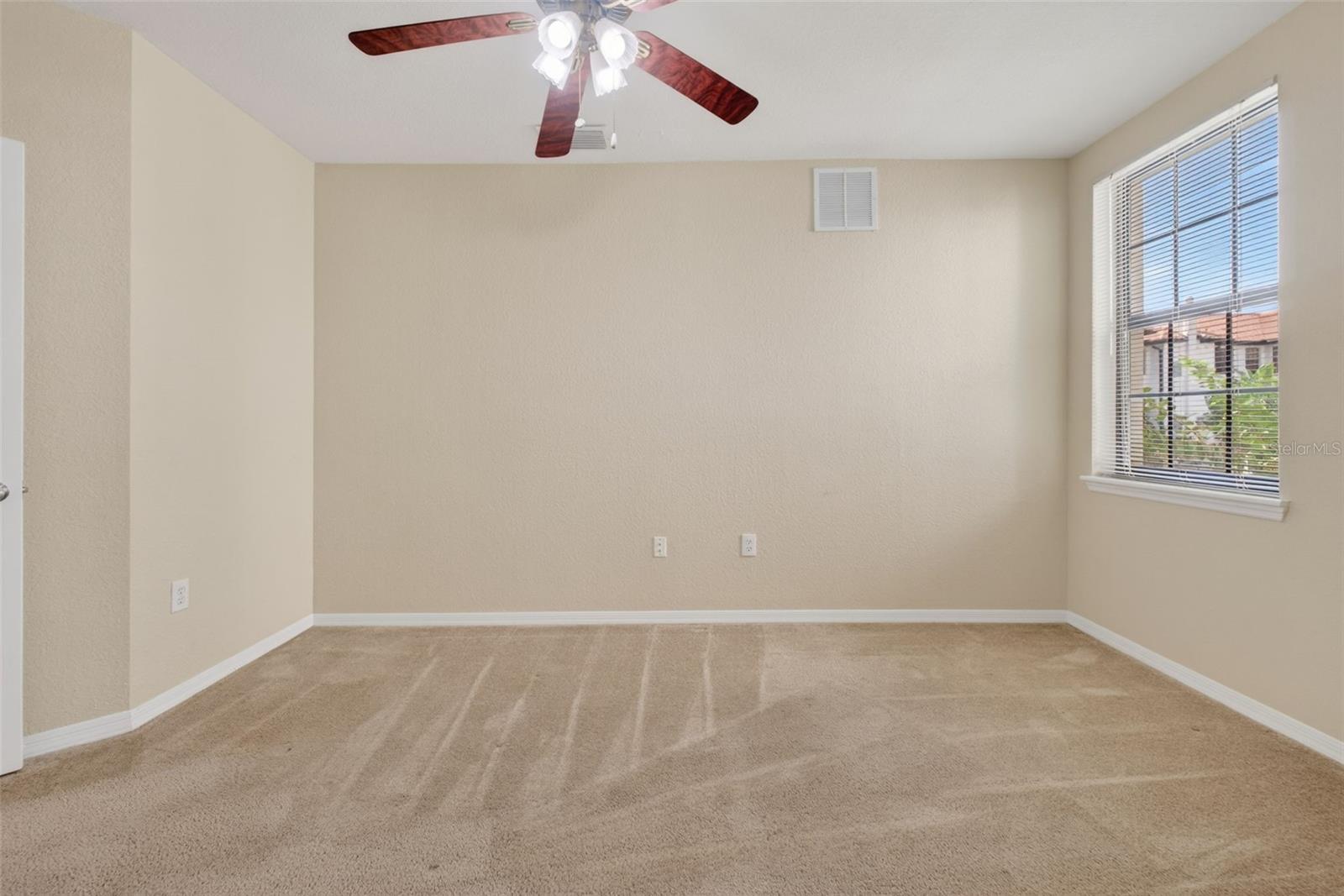 REGISTRY AT MICHIGAN PARK CONDOMINIUM - Residential Lease