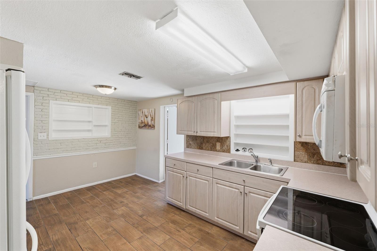 HERITAGE VILLAGE - Residential