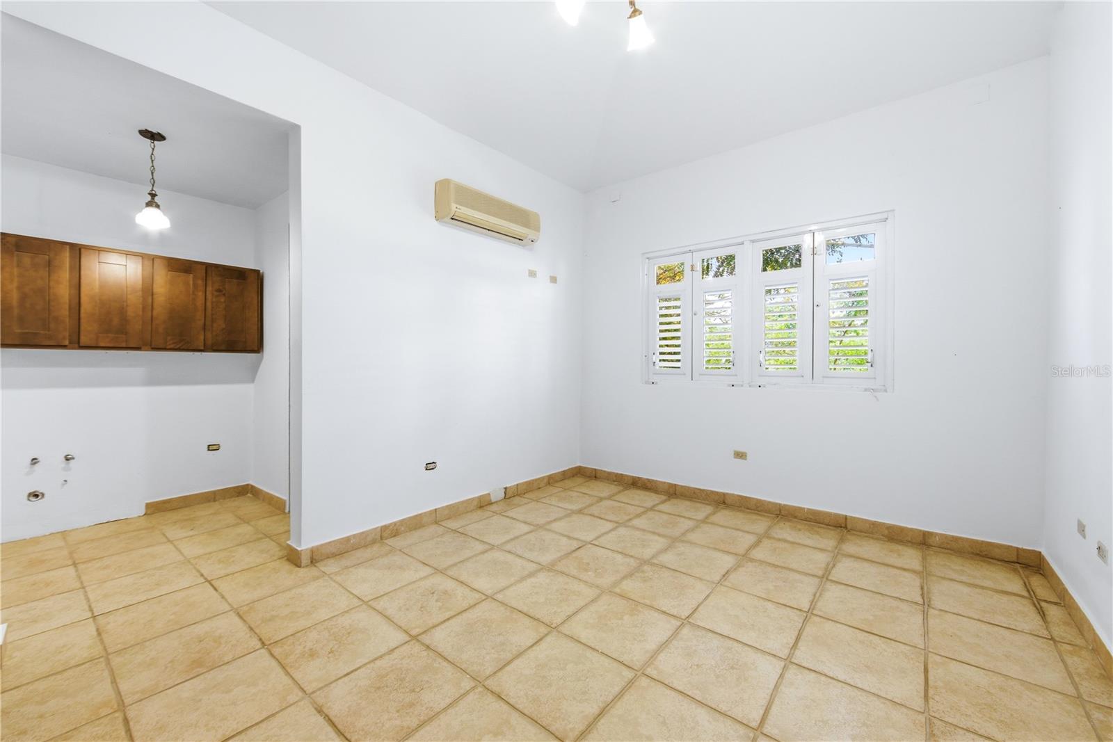 LOS FRAILES - Residential