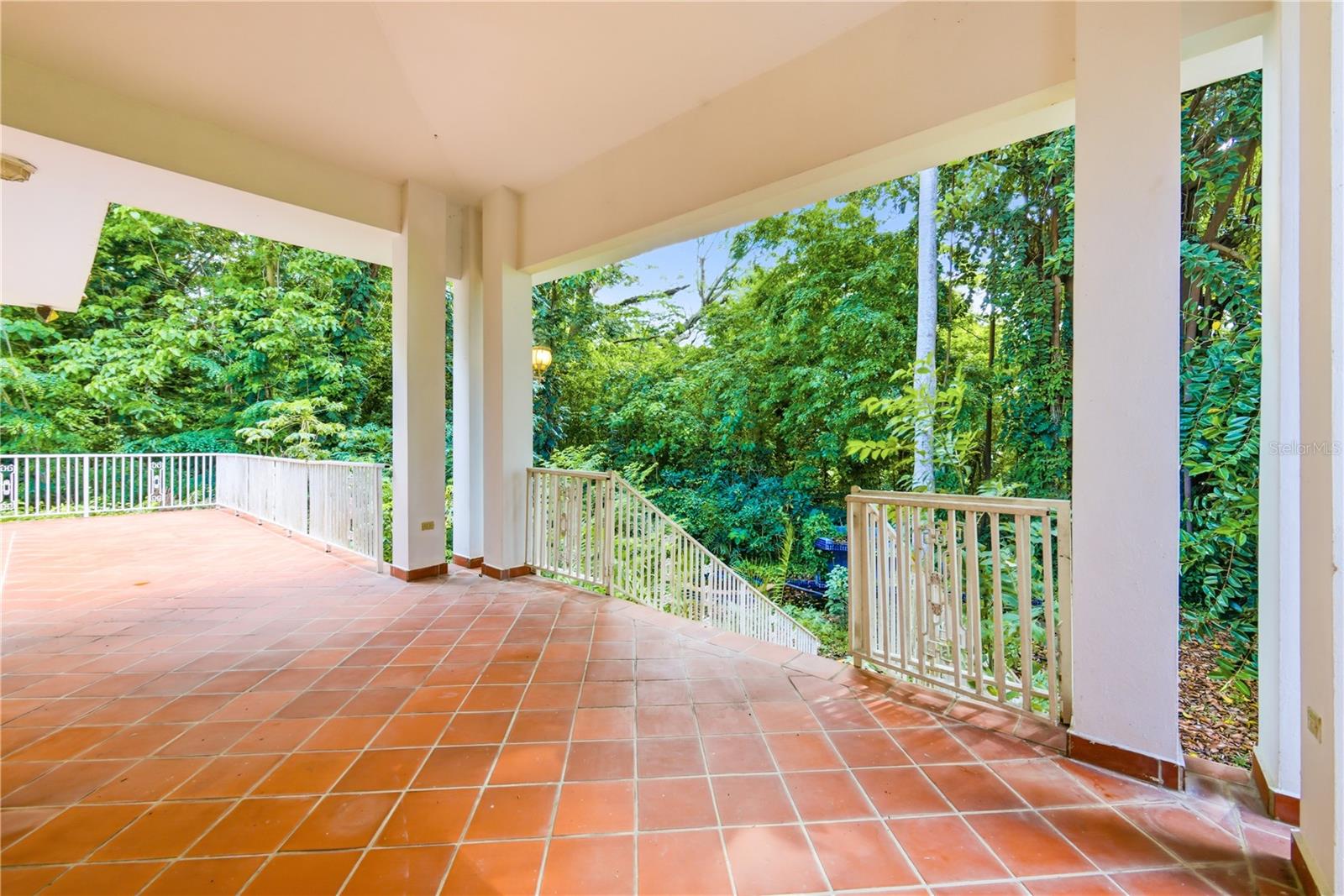 LOS FRAILES - Residential