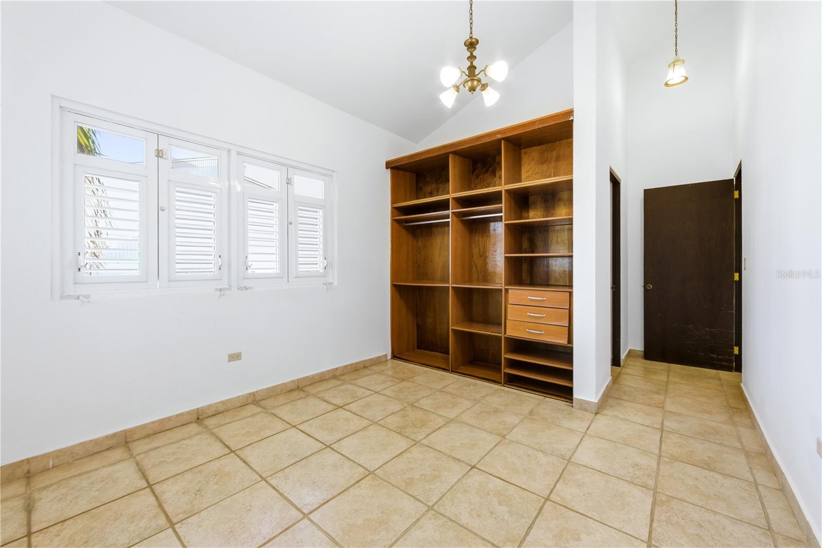 LOS FRAILES - Residential