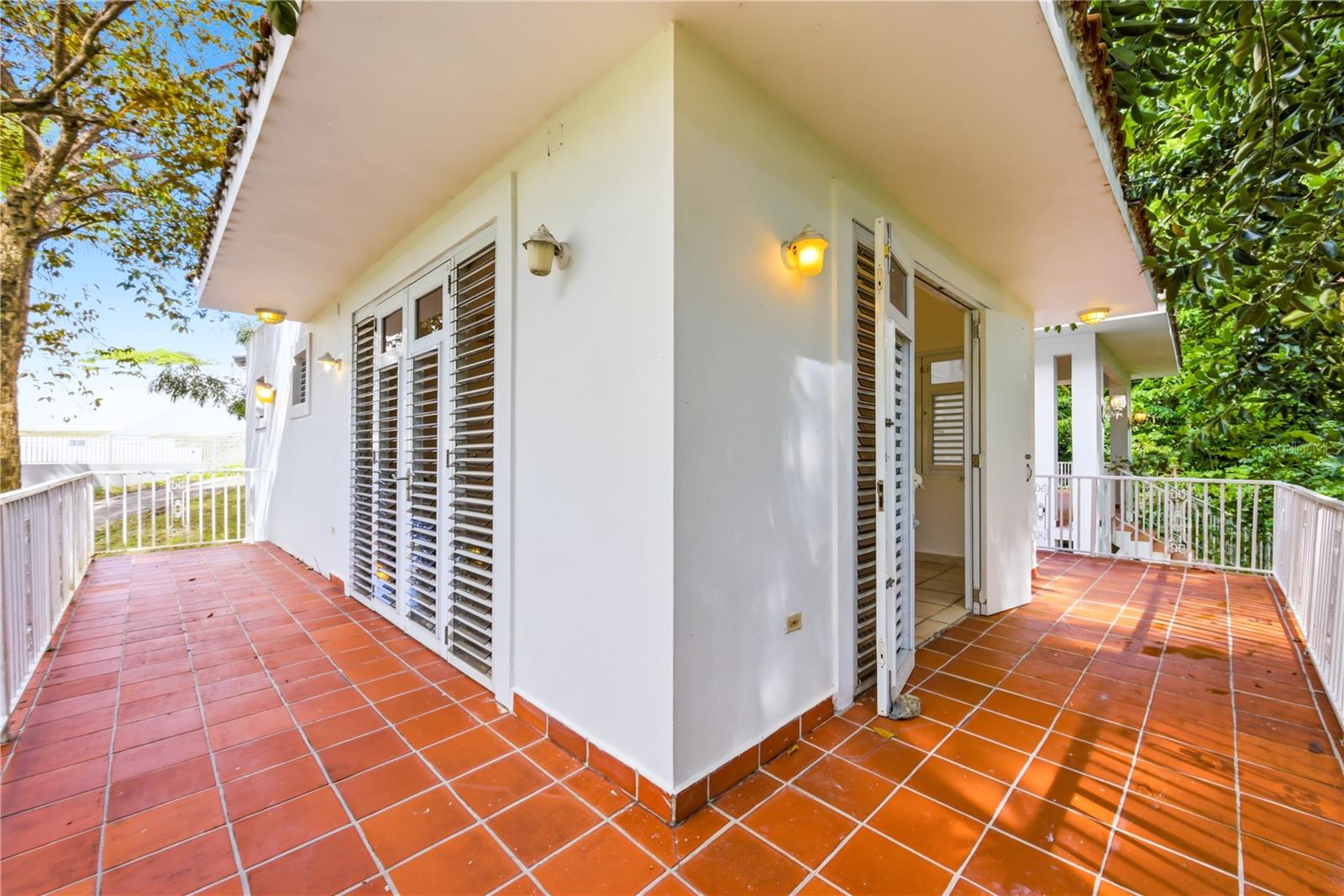 LOS FRAILES - Residential