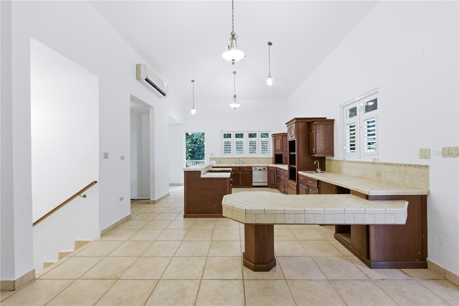 LOS FRAILES - Residential