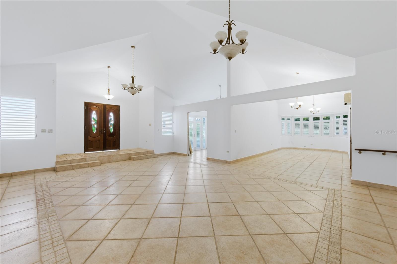 LOS FRAILES - Residential