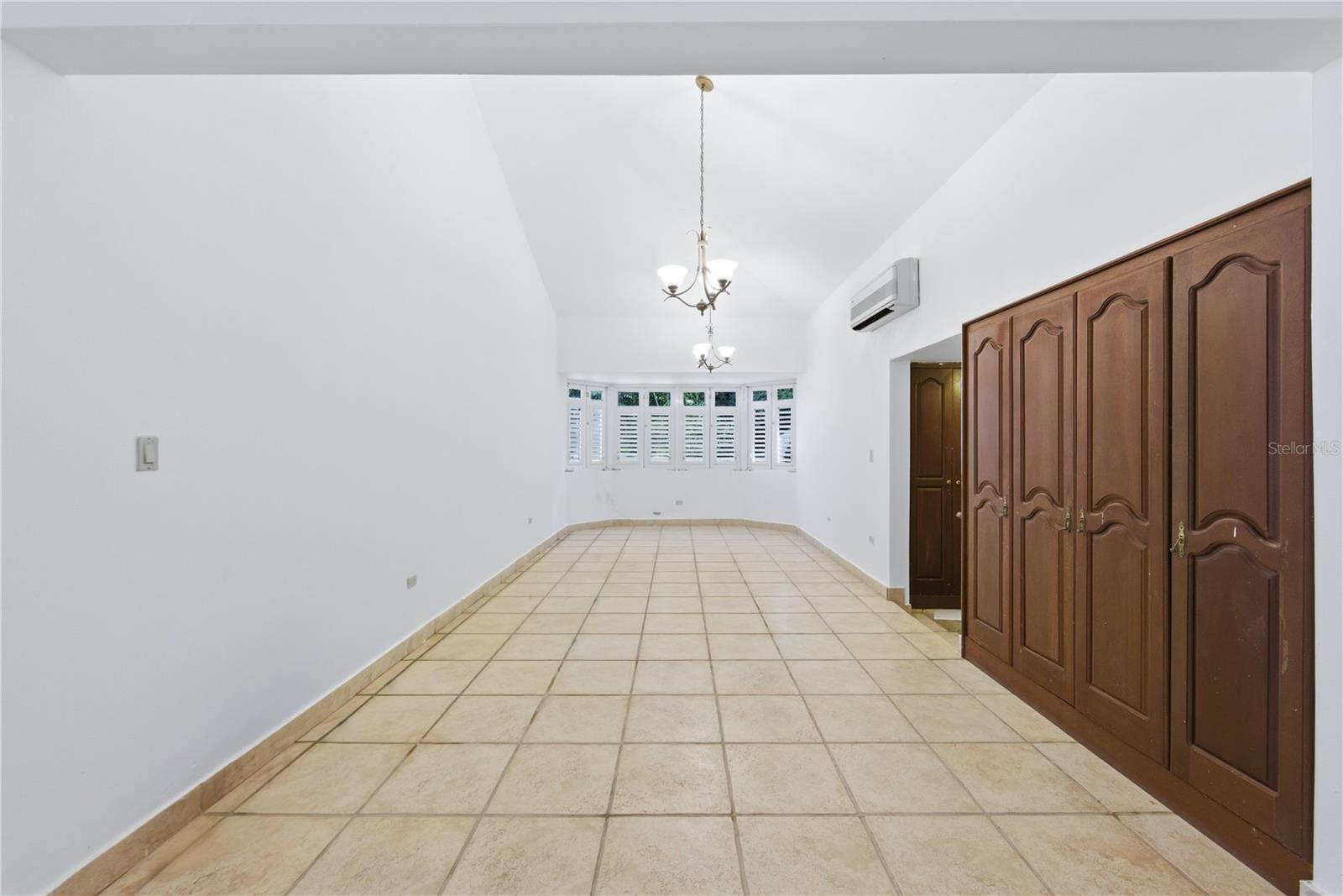 LOS FRAILES - Residential