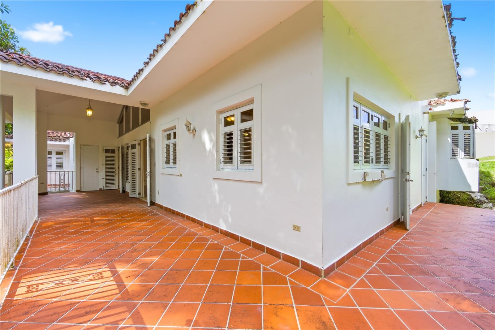LOS FRAILES - Residential
