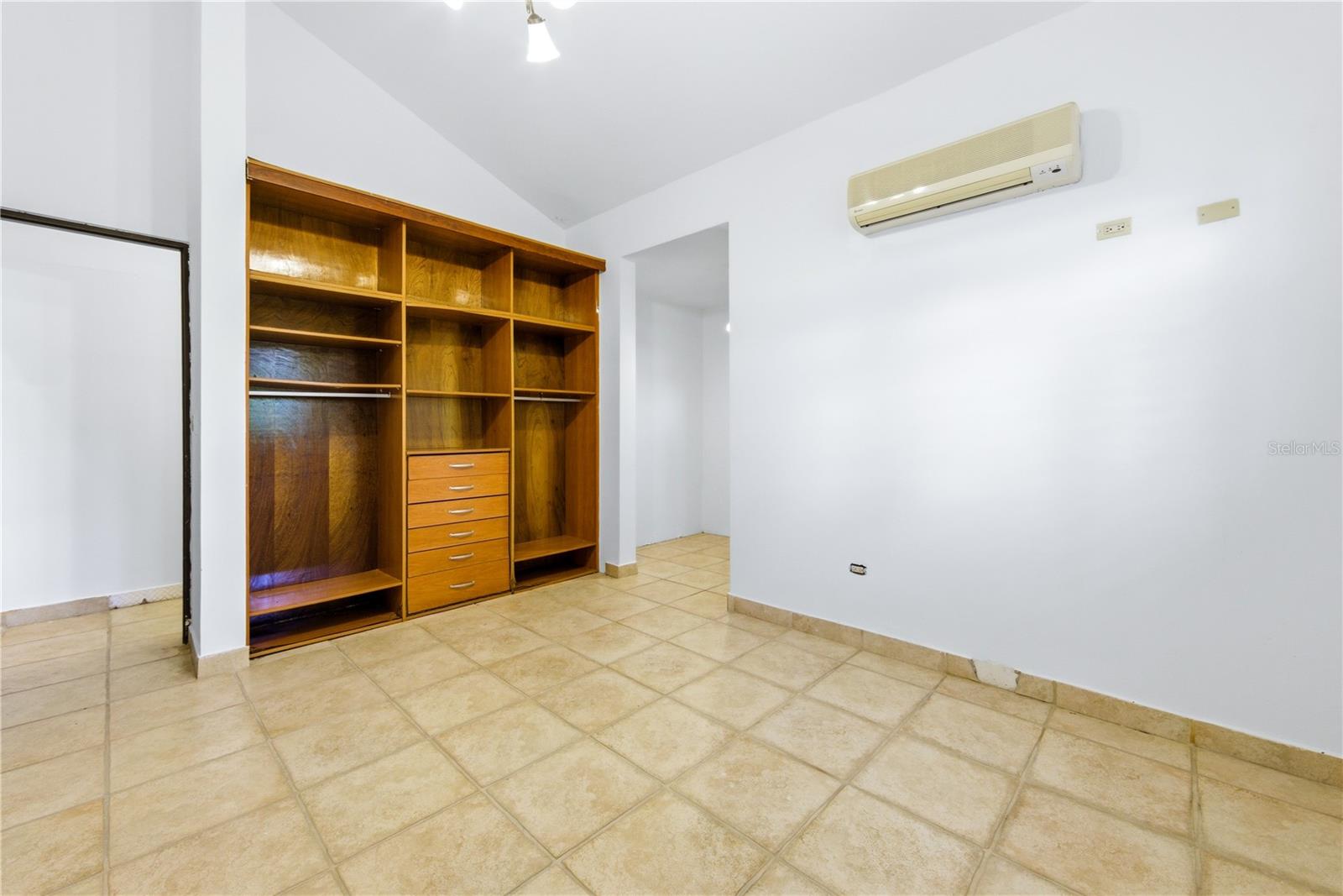 LOS FRAILES - Residential