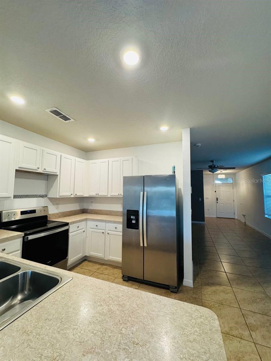 LAKE CHARLES RESIDENCE PH 1B - Residential Lease