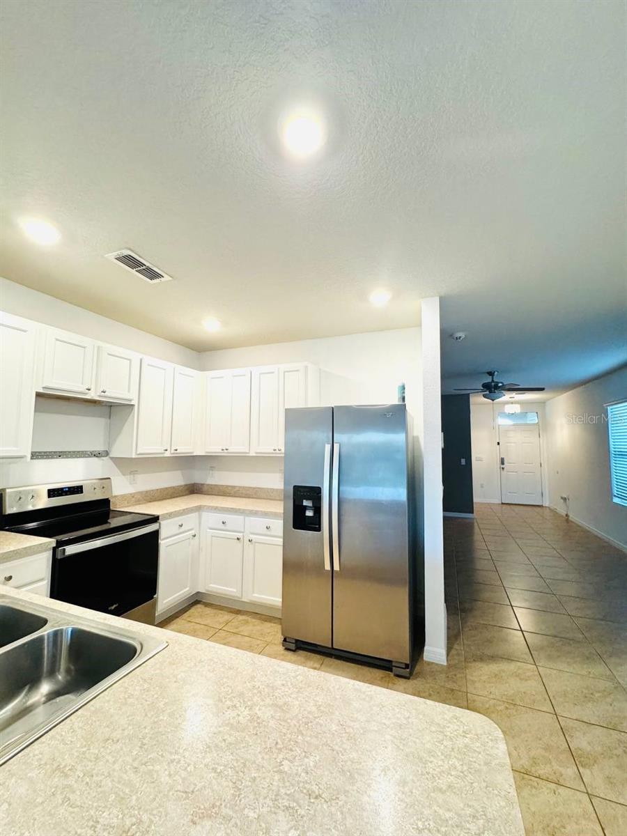 LAKE CHARLES RESIDENCE PH 1B - Residential Lease