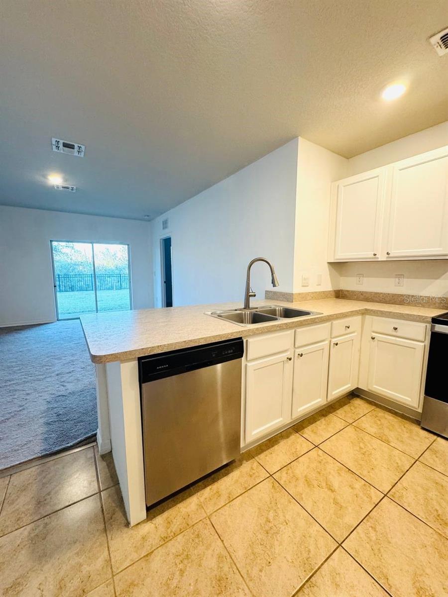 LAKE CHARLES RESIDENCE PH 1B - Residential Lease