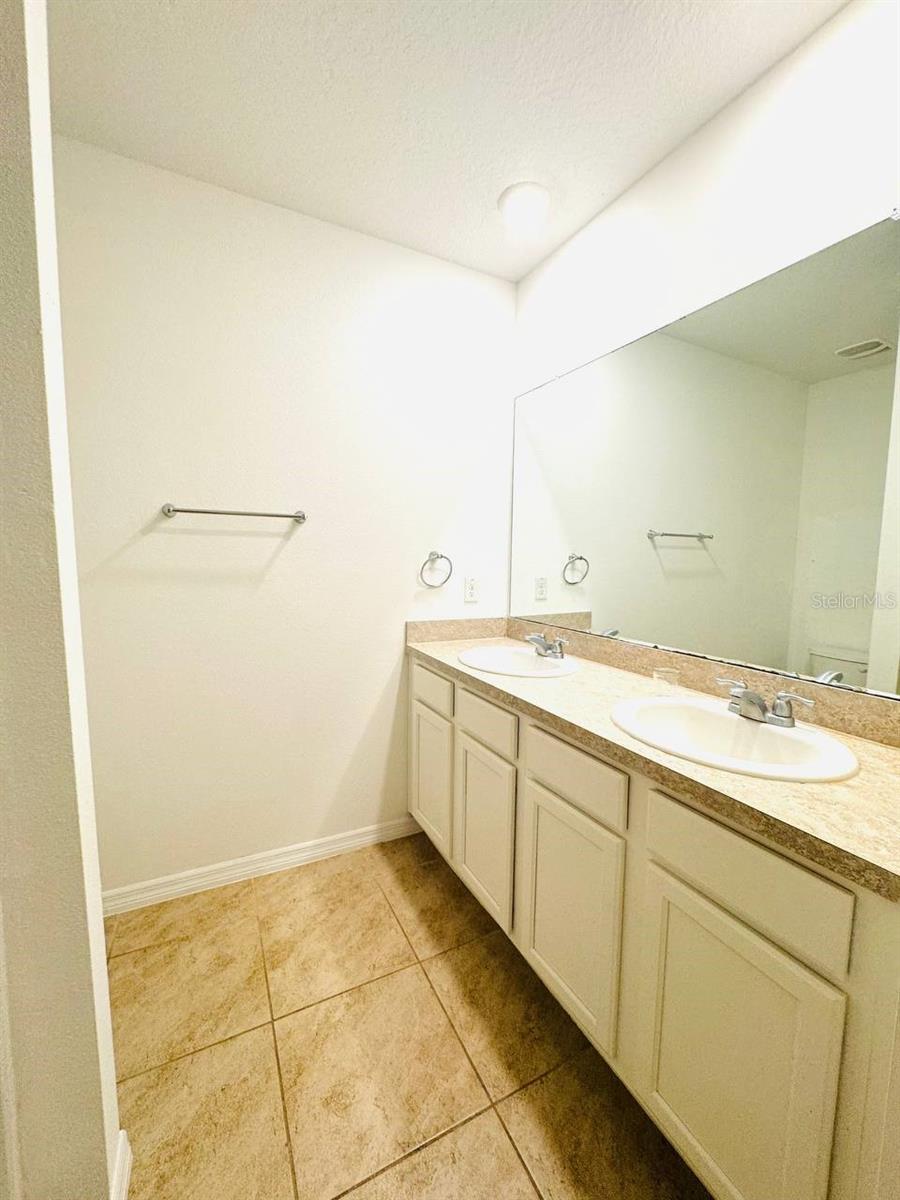 LAKE CHARLES RESIDENCE PH 1B - Residential Lease