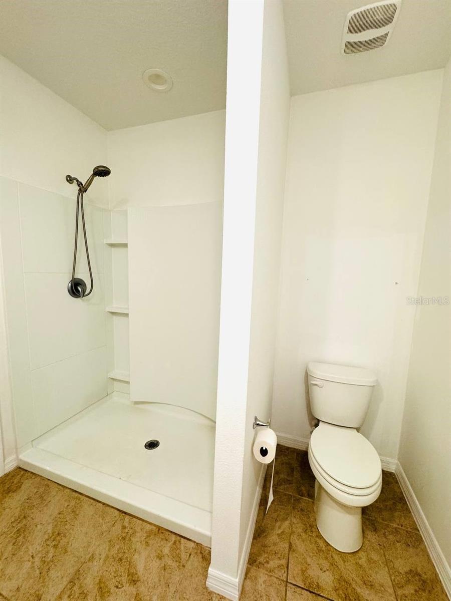 LAKE CHARLES RESIDENCE PH 1B - Residential Lease