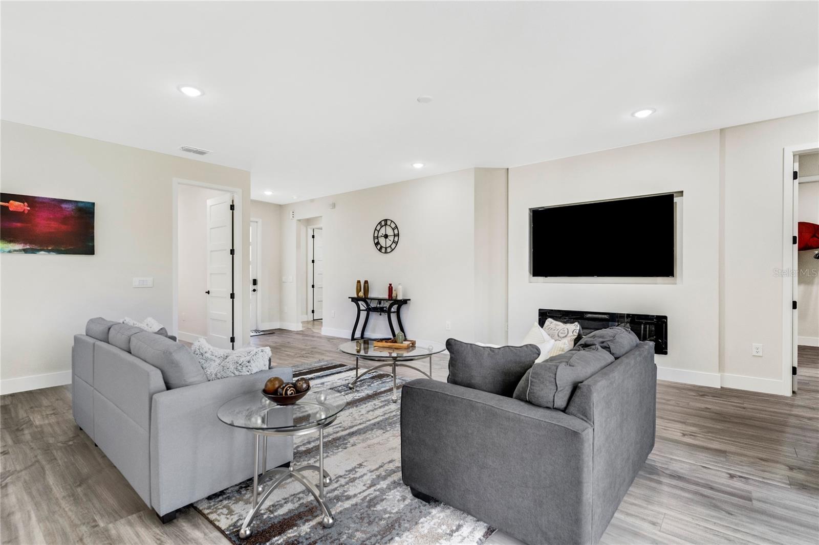 2121 WEST PARKWAY