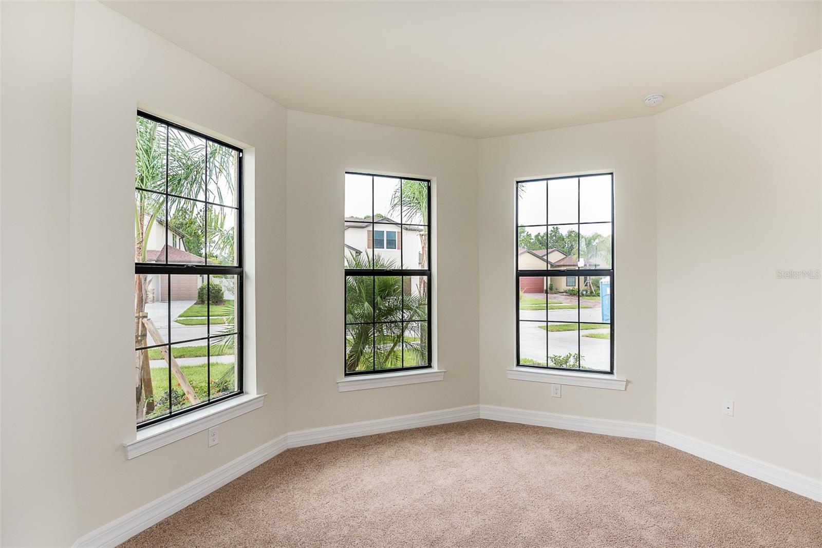 2558 SHERMAN OAK DRIVE