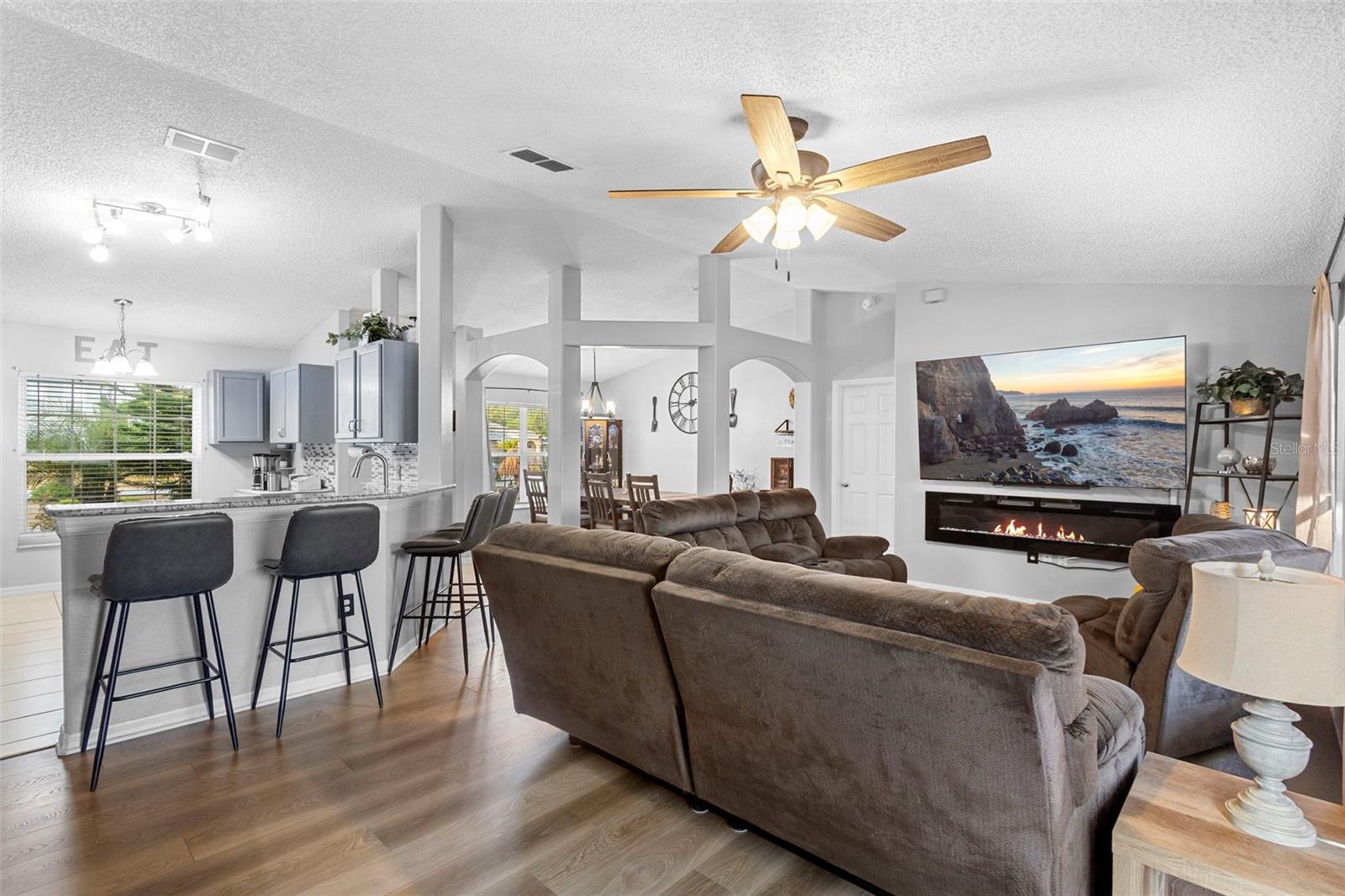 DELTONA LAKES UNIT 08 - Residential