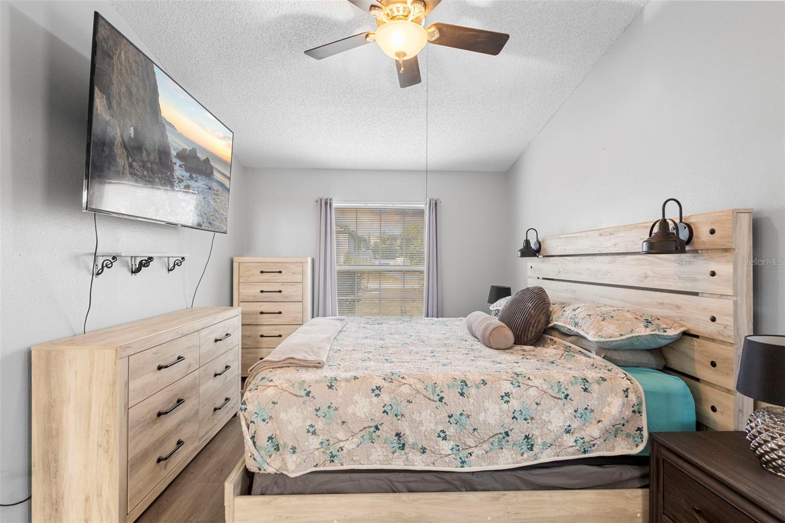 DELTONA LAKES UNIT 08 - Residential