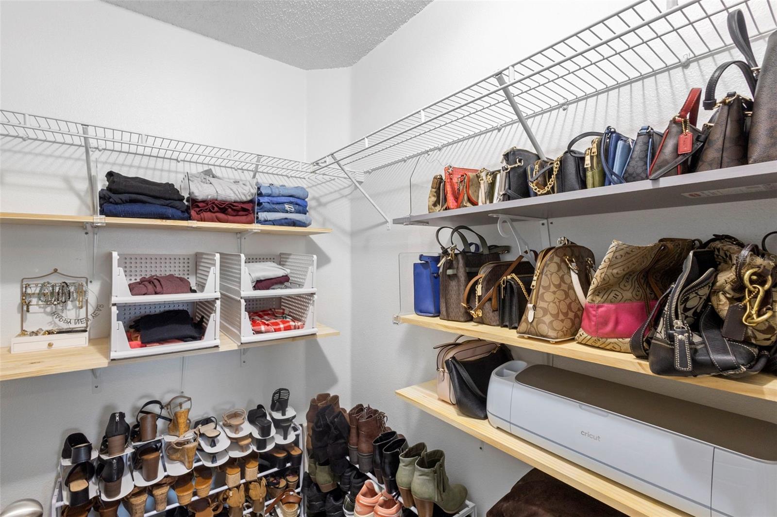 DELTONA LAKES UNIT 08 - Residential