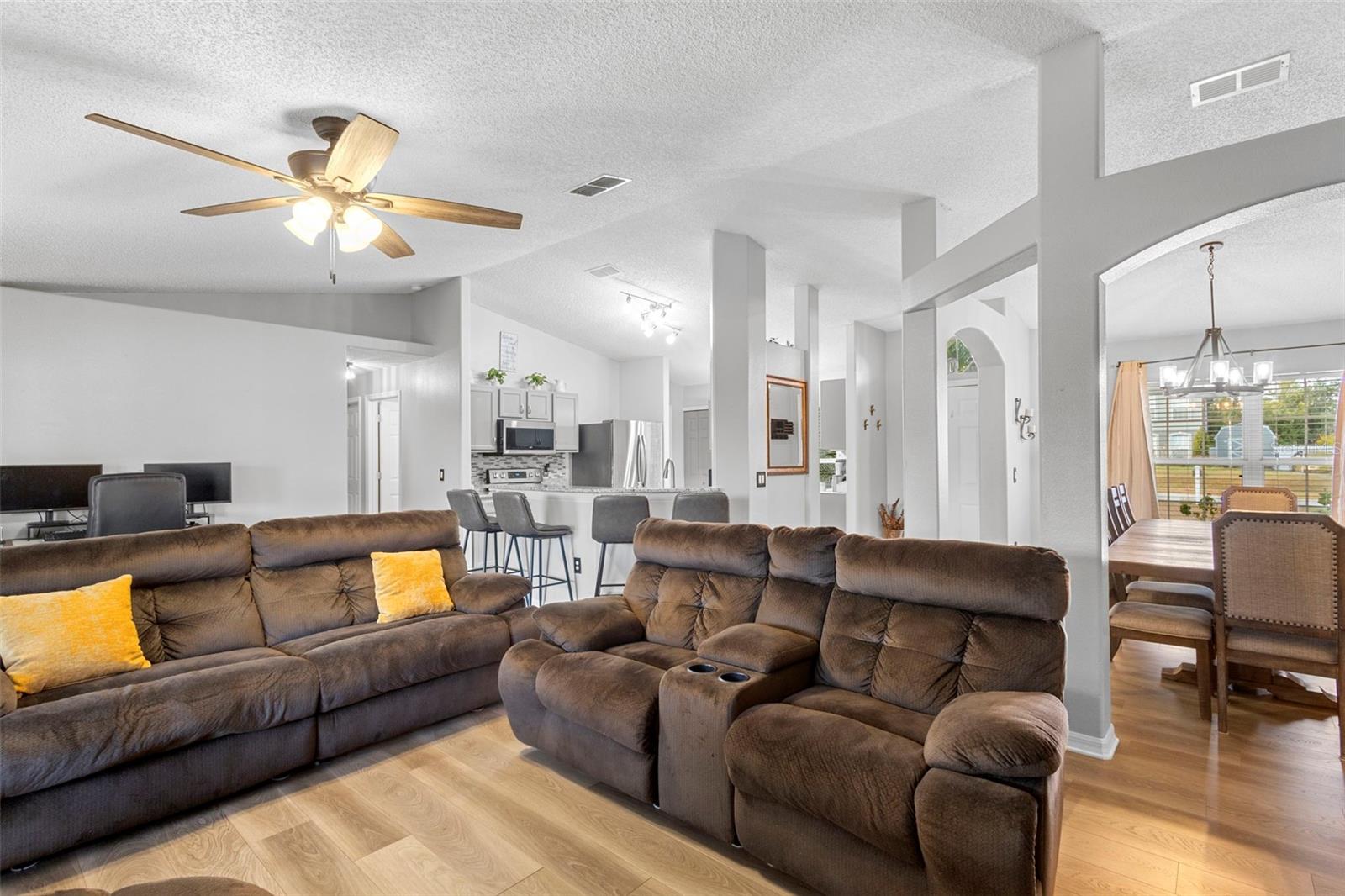 DELTONA LAKES UNIT 08 - Residential