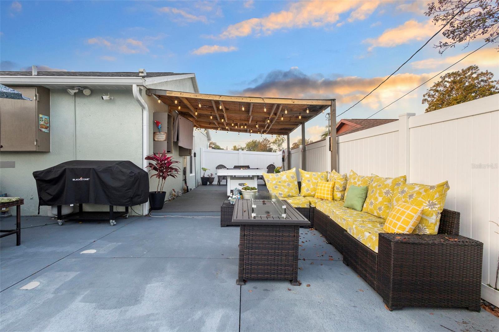 DELTONA LAKES UNIT 08 - Residential