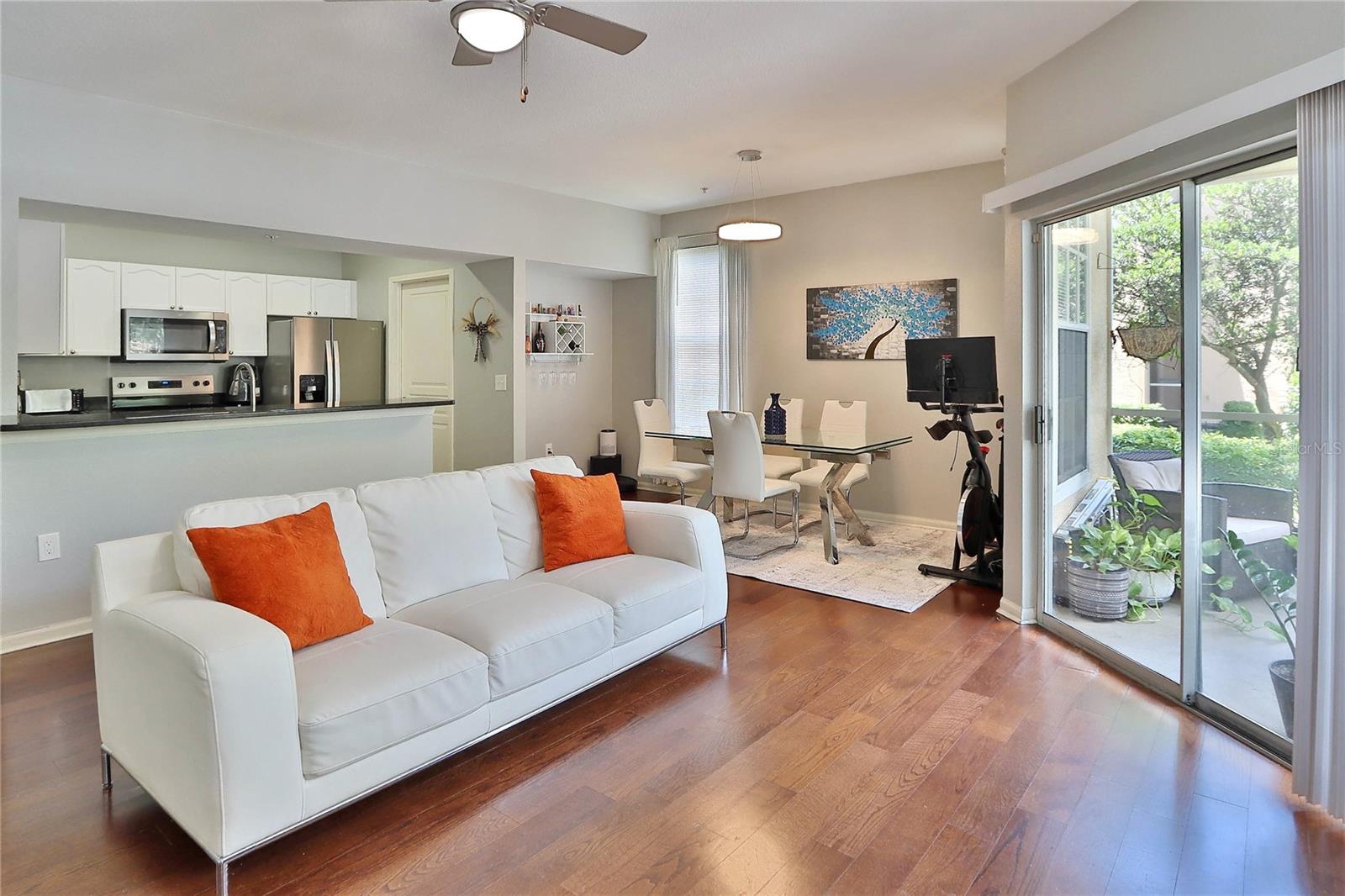 OXFORD PLACE AT TAMPA PALMS - Residential