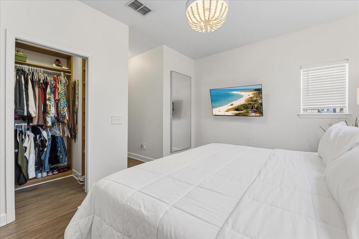 WESTSHORE TWNHMS - Residential