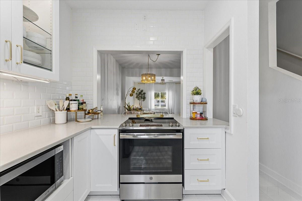 WESTSHORE TWNHMS - Residential