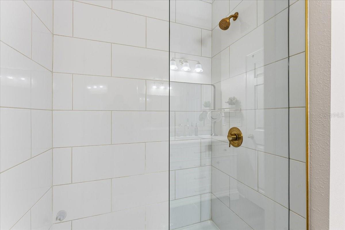 WESTSHORE TWNHMS - Residential