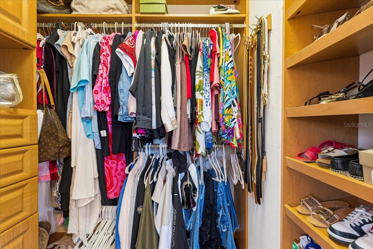 WESTSHORE TWNHMS - Residential