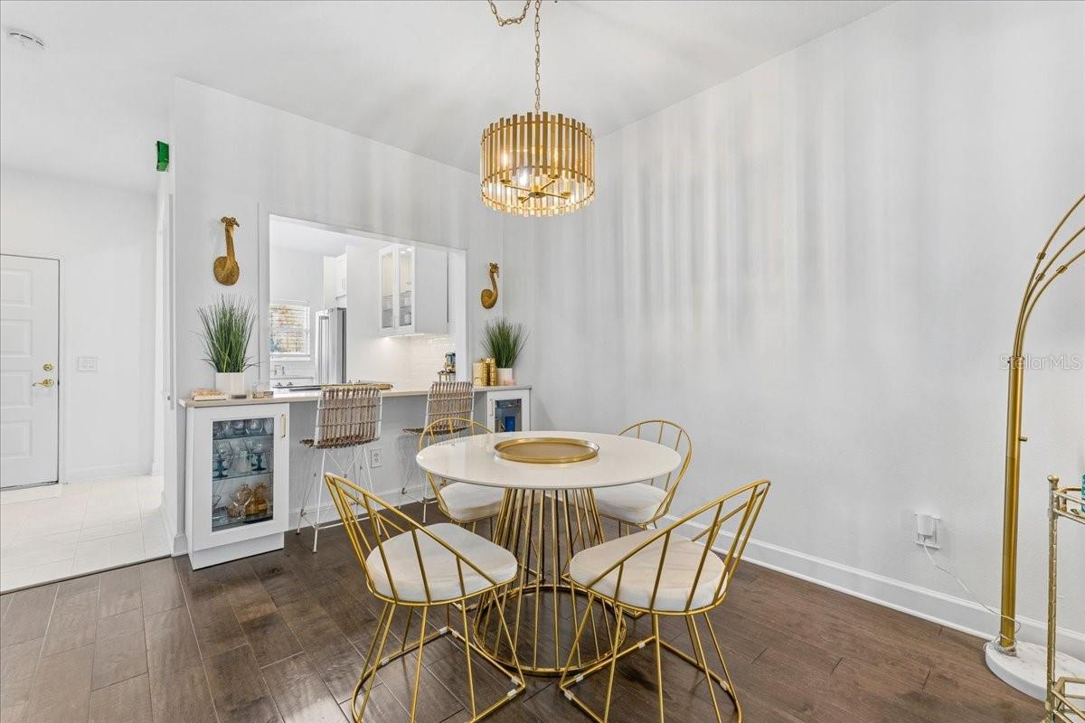 WESTSHORE TWNHMS - Residential