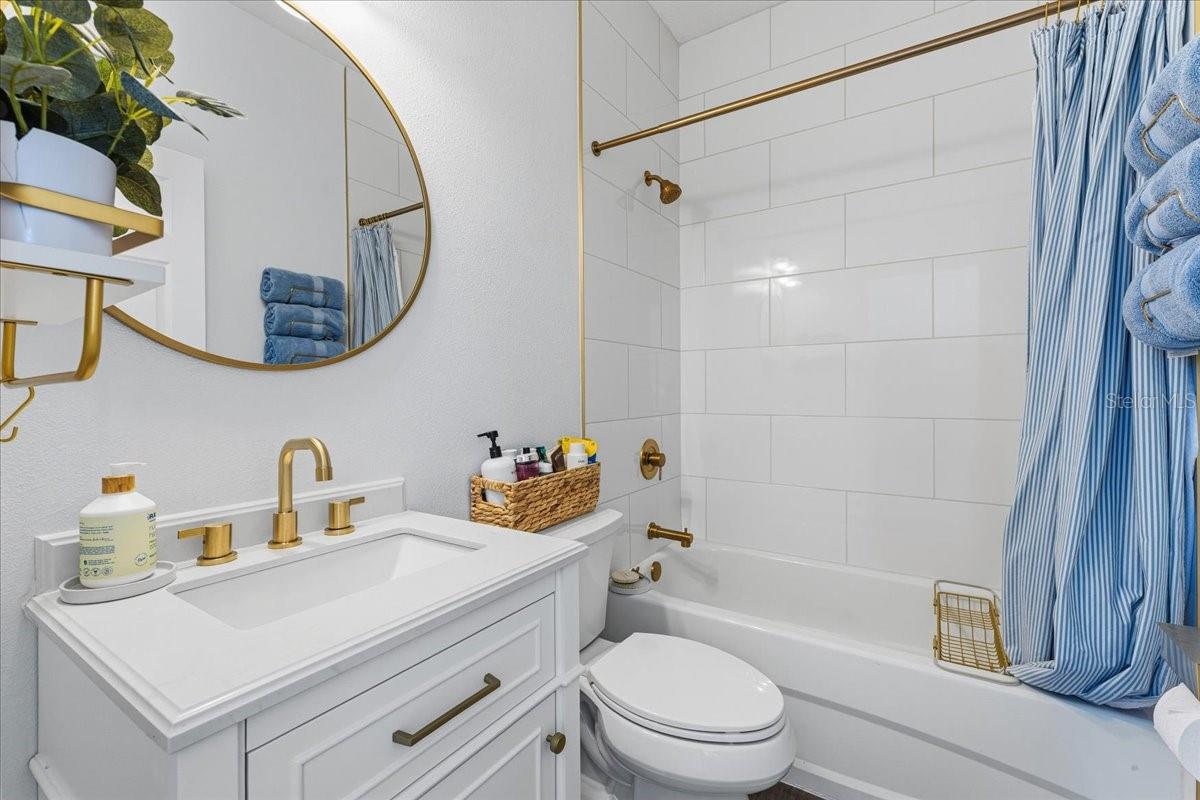 WESTSHORE TWNHMS - Residential