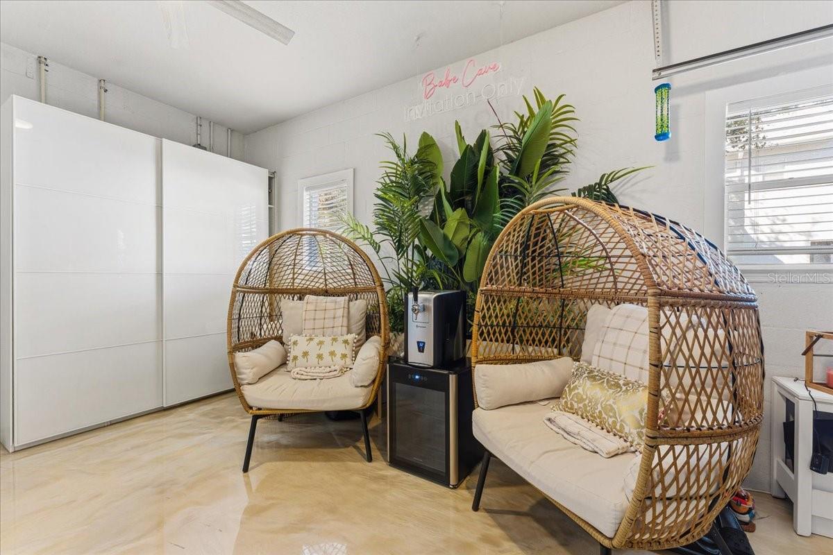 WESTSHORE TWNHMS - Residential