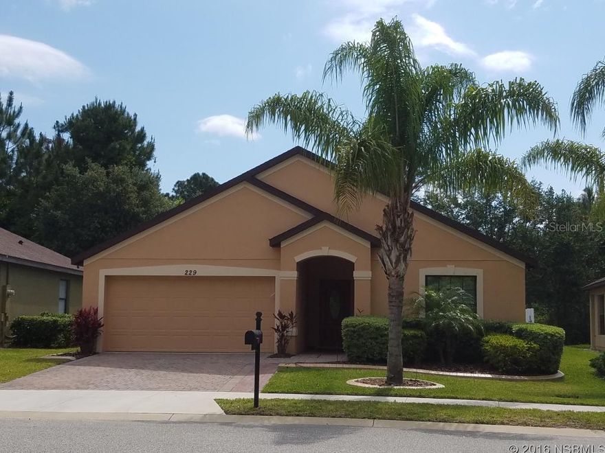 Beautiful Home- located minutes to 95 and the new outlets. Home has lovely open floor plan with nice rich floors and marble tops. Relax on the back porch in your hot tub or walk steps to a beautiful community pool. Very private fenced back yard. ;Water: City