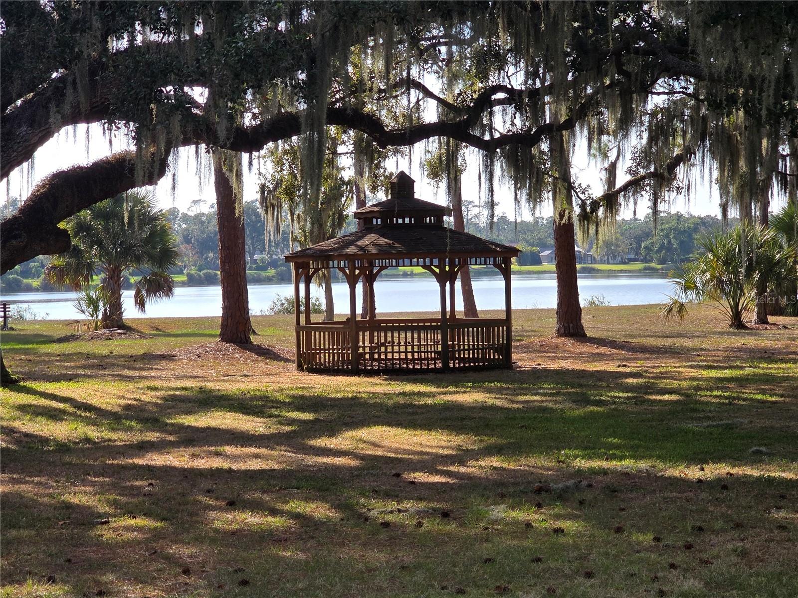 HAMMOCKS II - Residential Lease