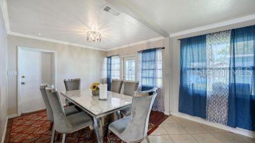 Photo of 1104 Fruitland Ave, Bradenton, FL 34207 (MLS # A4666305)