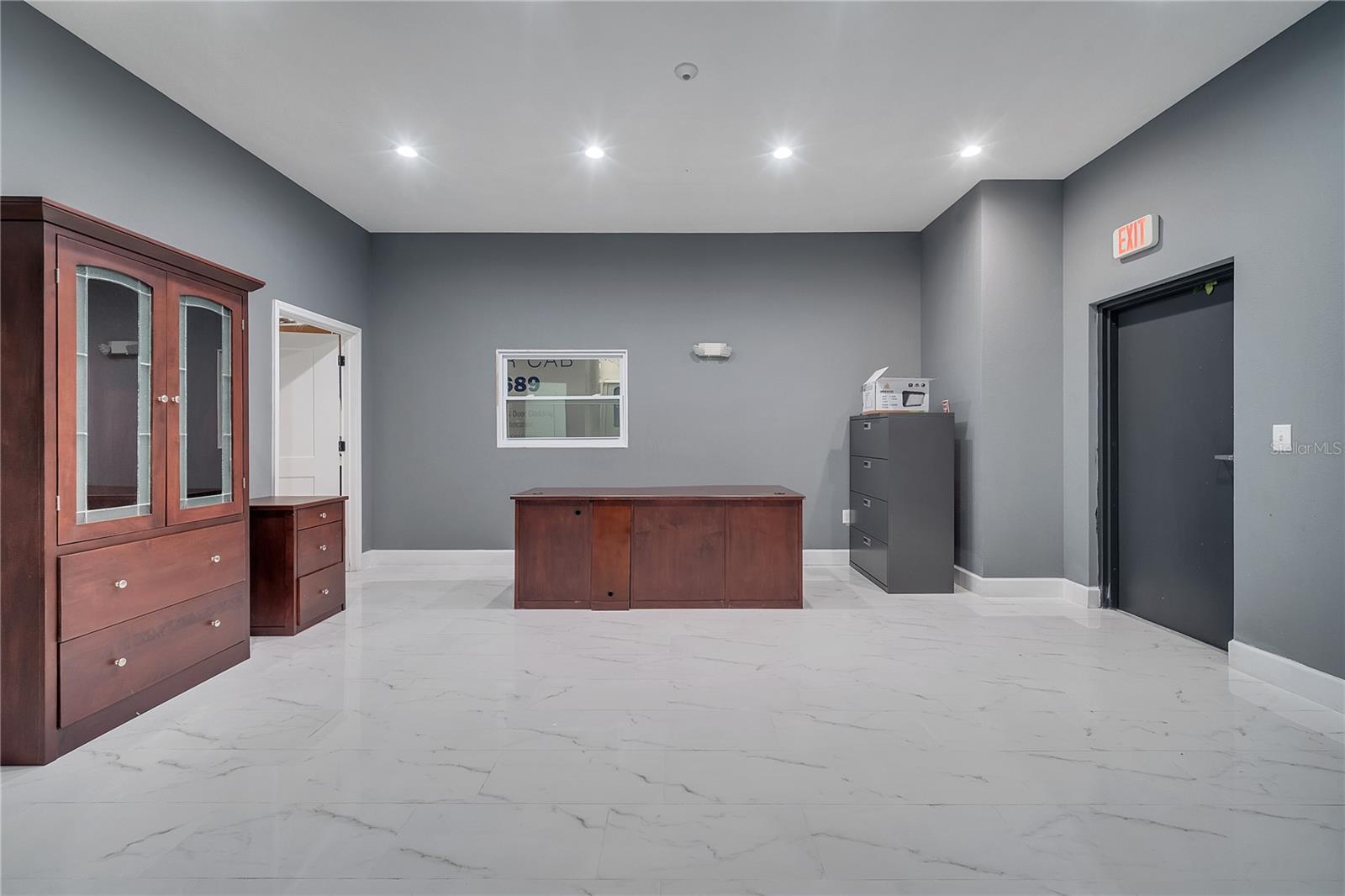 PINE VILLA - Commercial Sale