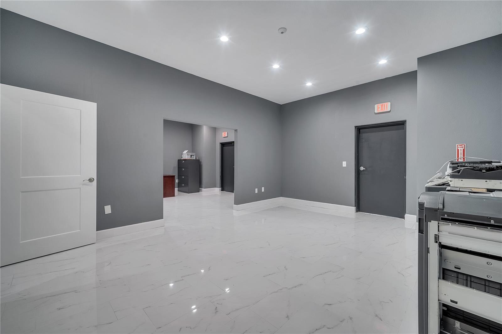 PINE VILLA - Commercial Sale