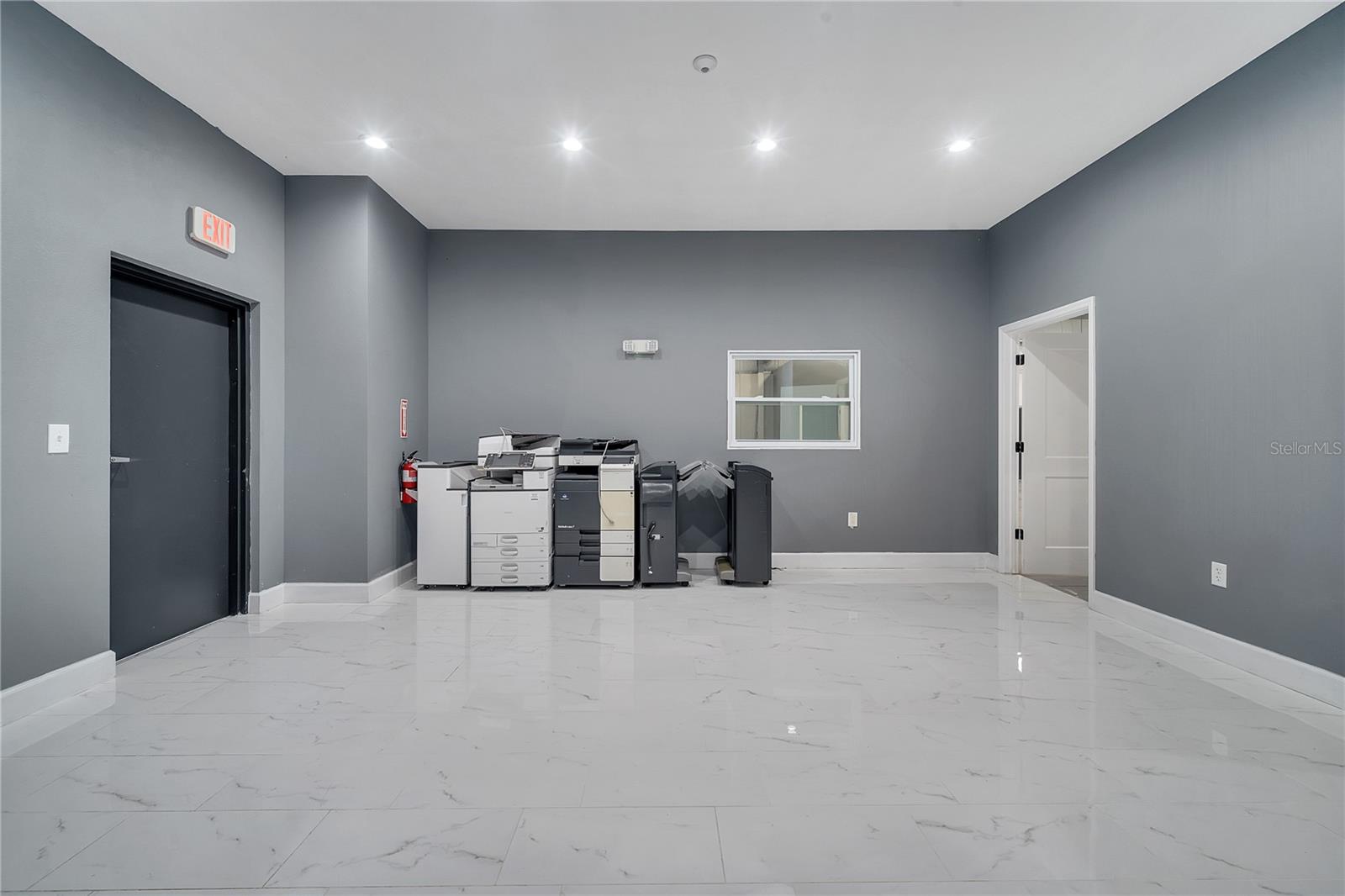PINE VILLA - Commercial Sale