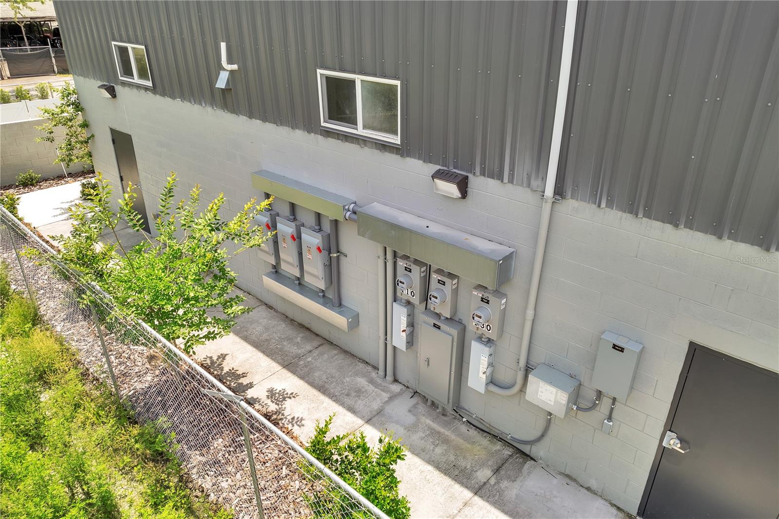 PINE VILLA - Commercial Sale