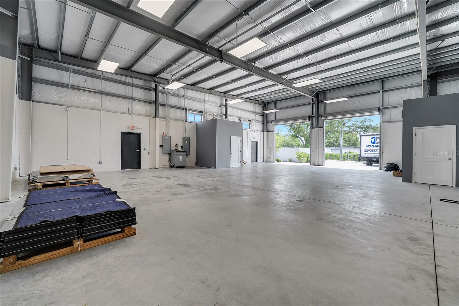 PINE VILLA - Commercial Sale