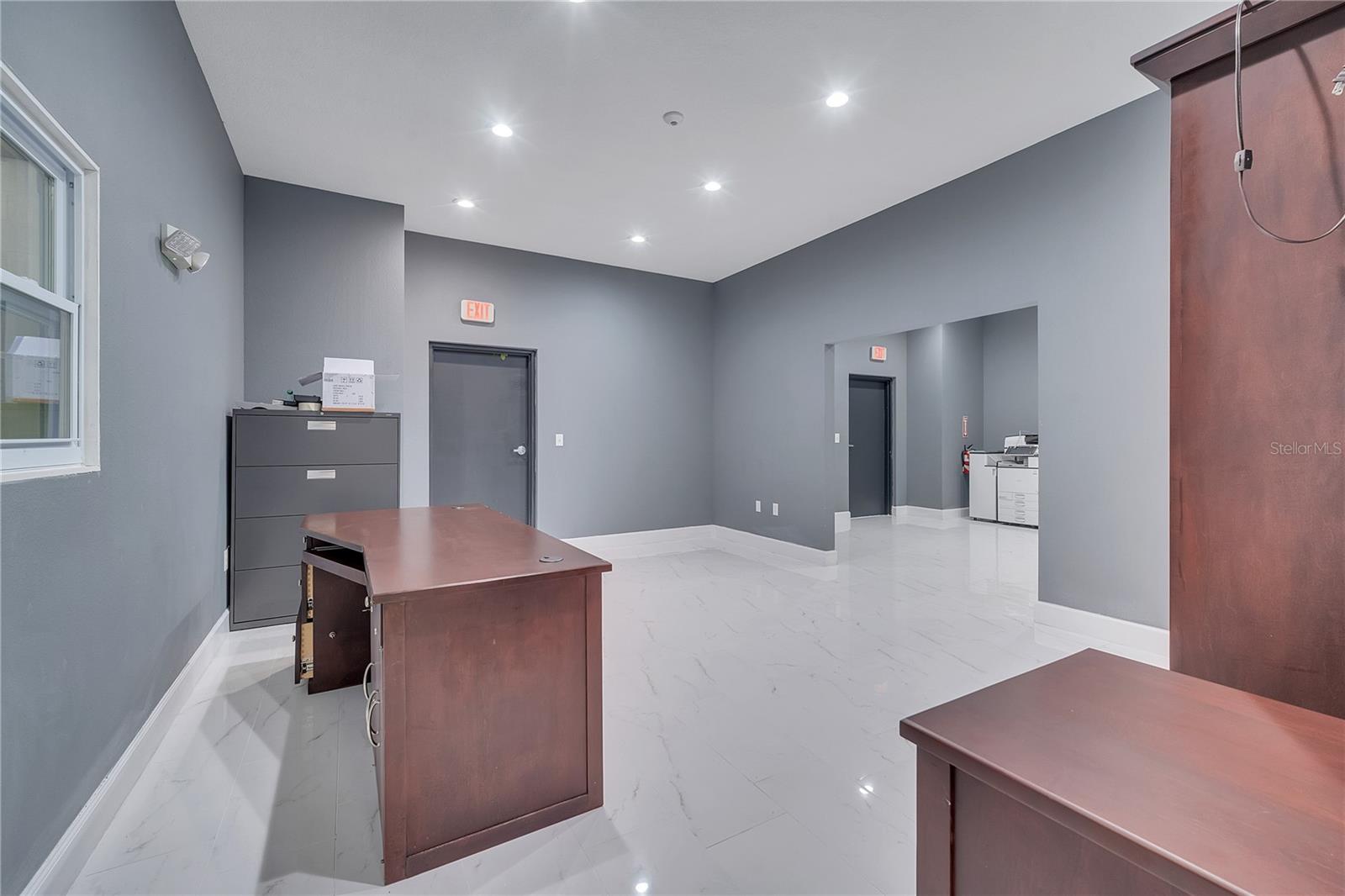 PINE VILLA - Commercial Sale
