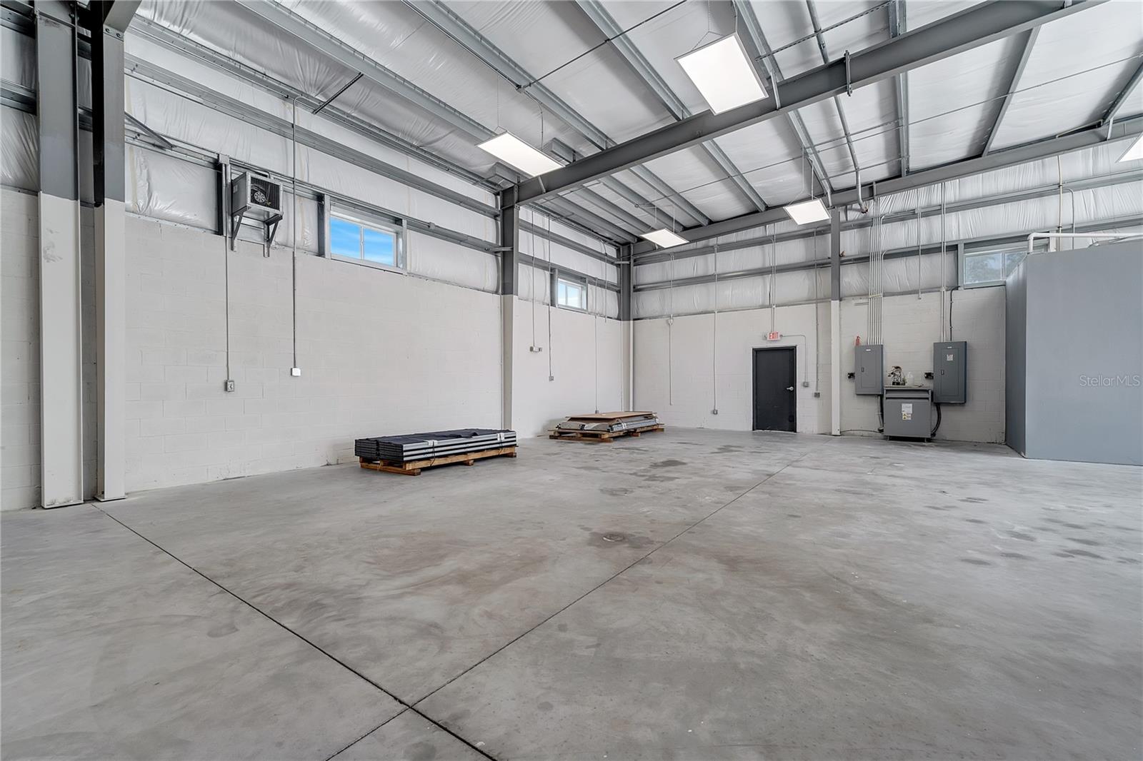 PINE VILLA - Commercial Sale