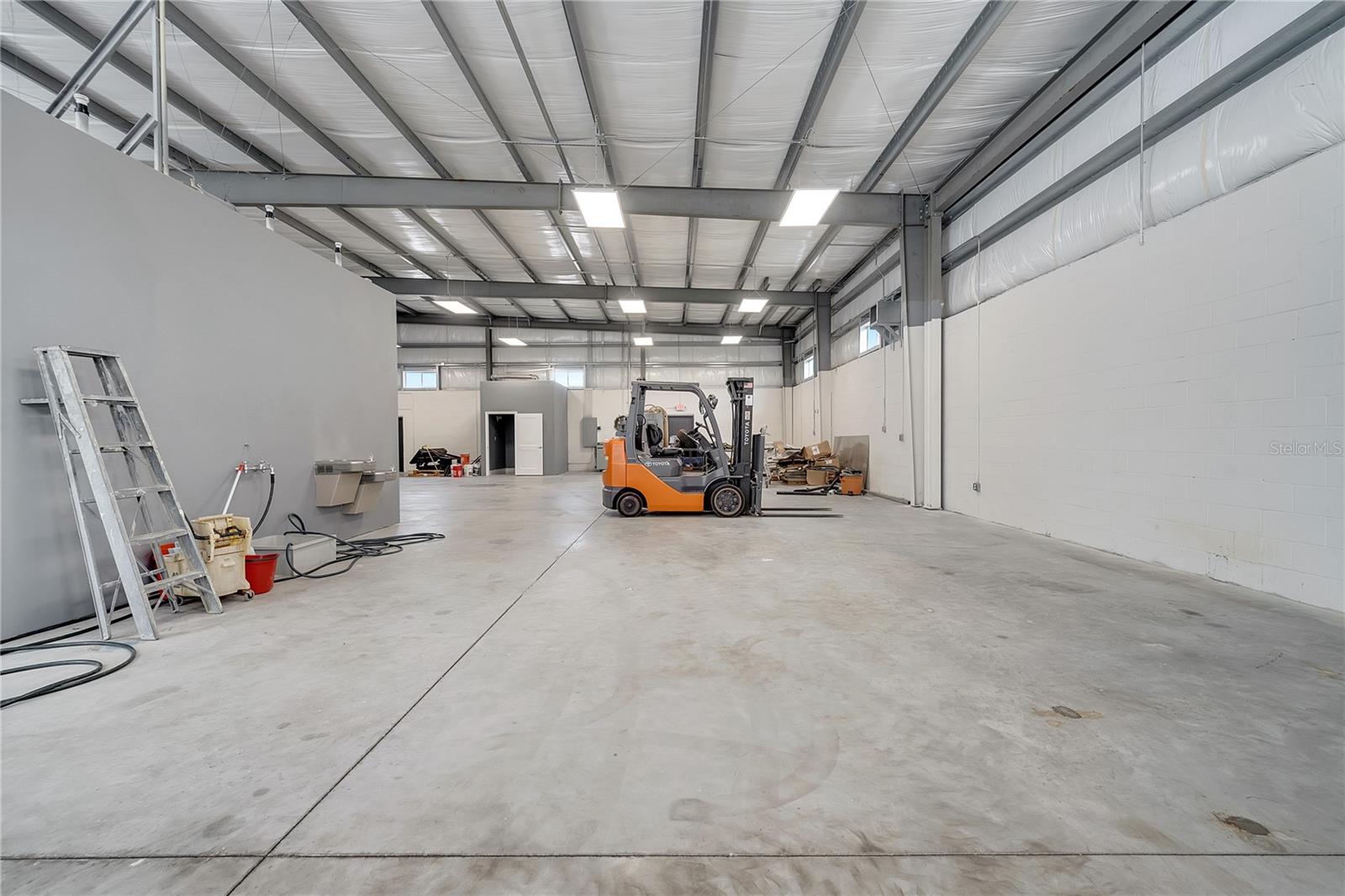 PINE VILLA - Commercial Sale