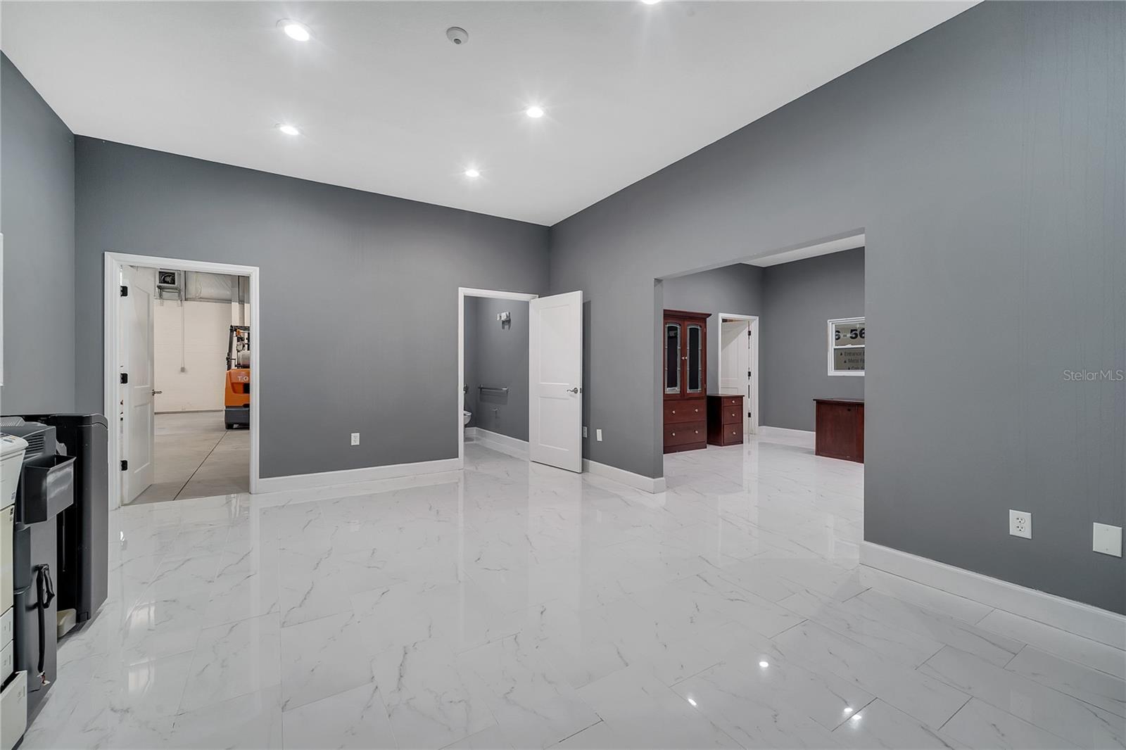 PINE VILLA - Commercial Sale